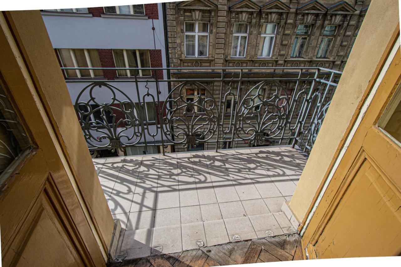 For Celebrations Spacious 3bdr With Balcony Apartment *