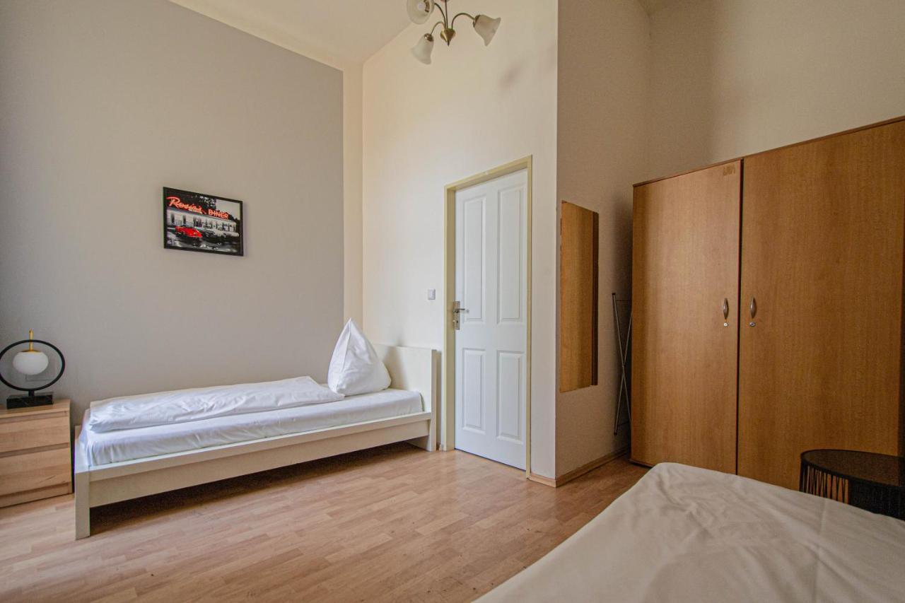 For Celebrations Spacious 3bdr With Balcony Apartment