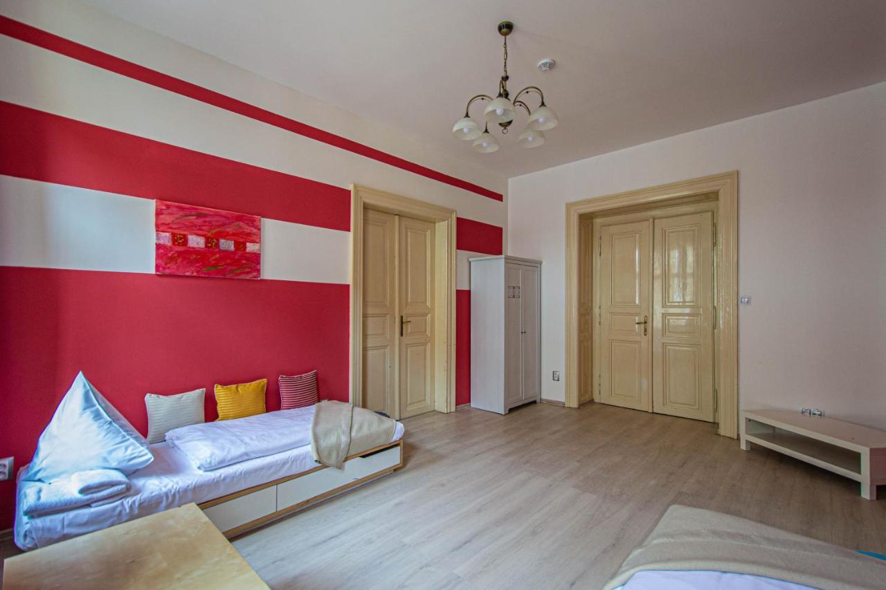 For Celebrations Spacious 3bdr With Balcony Prague