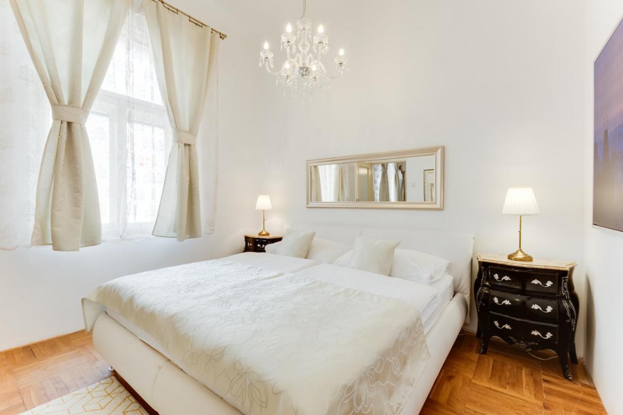 Old Town Royal With Giant Terrace Apartment *