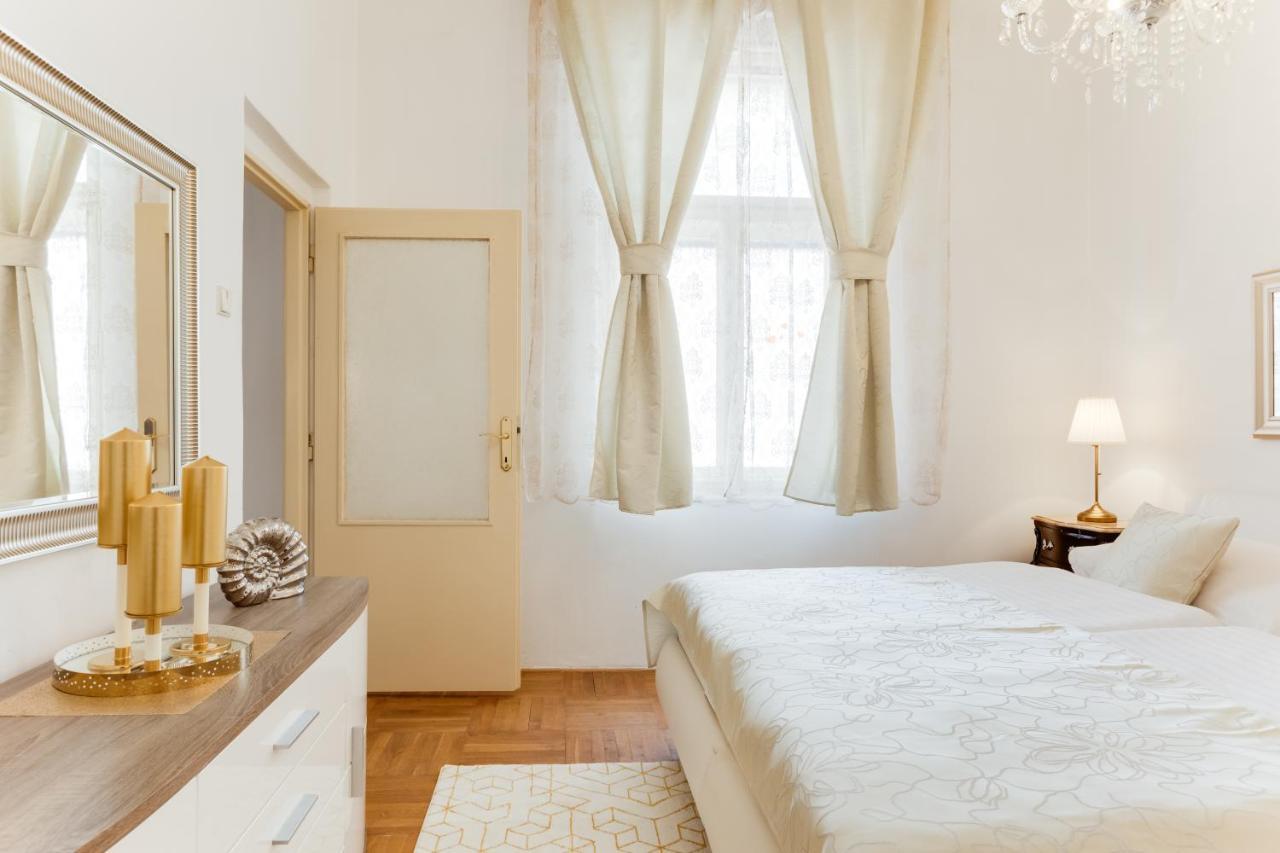Old Town Royal With Giant Terrace Apartment *