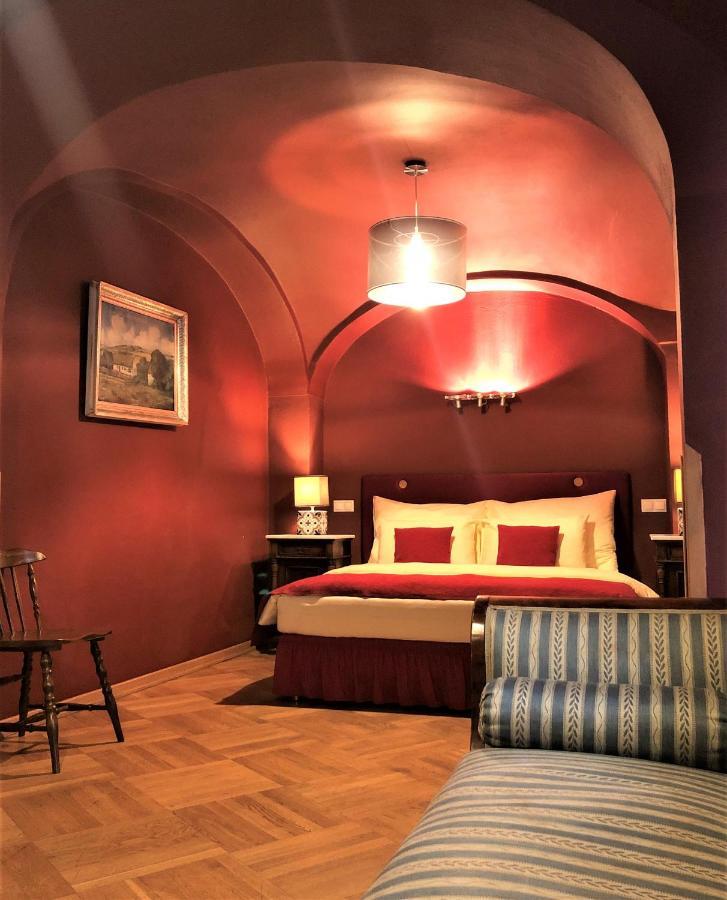 Small Luxury Palace 4*