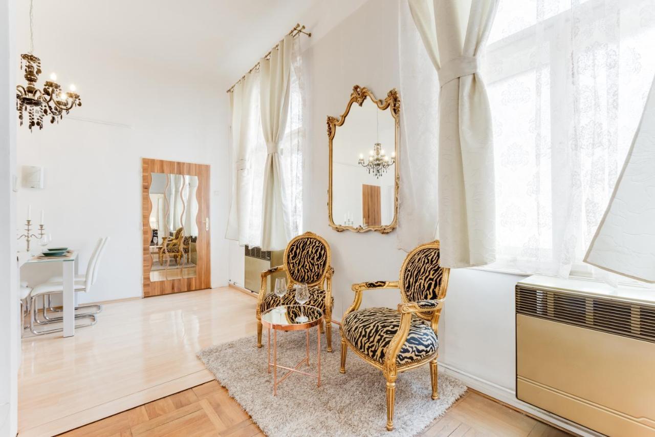 Apartment Old Town Royal With Giant Terrace Prag