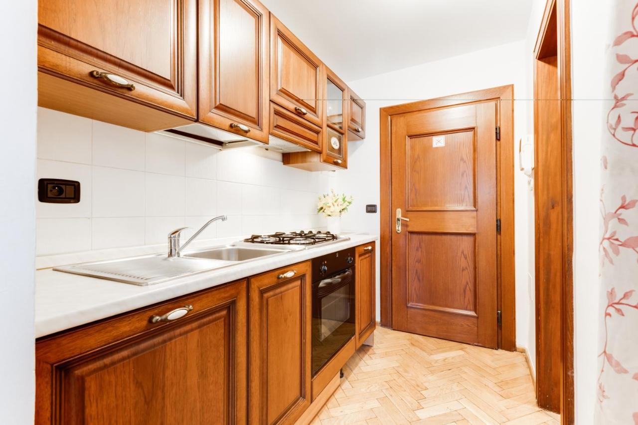 Charles Bridge Royal - Castle District Apartment *