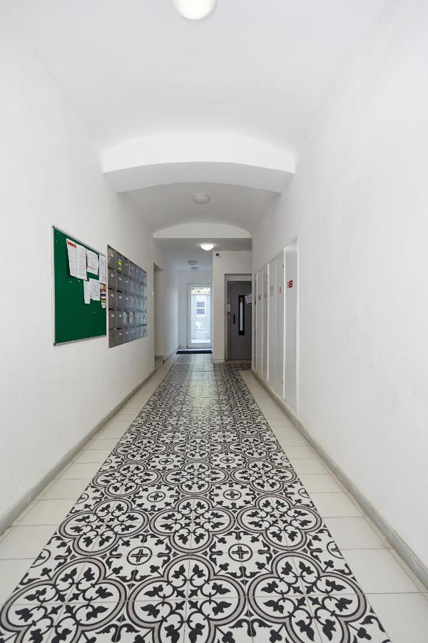 Apartment Friendly In *