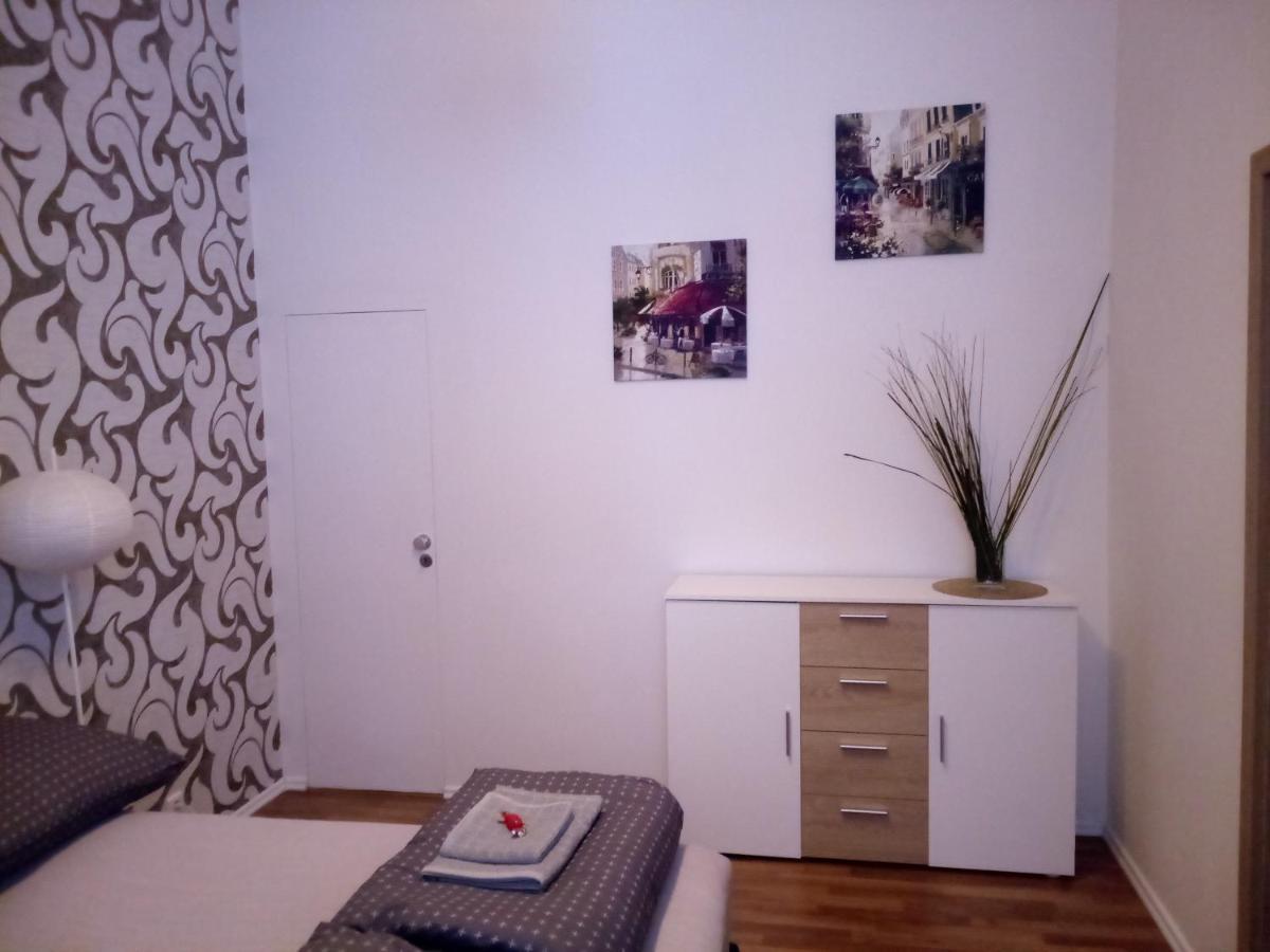 Apartment Gallys