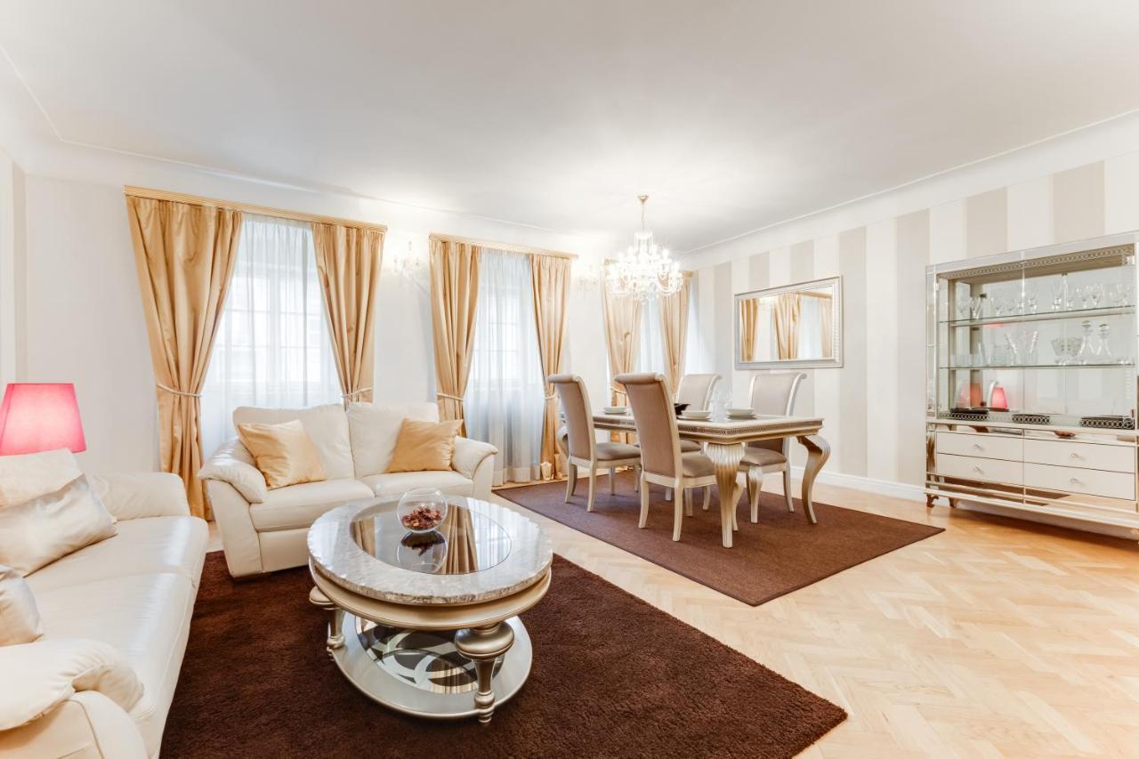 Charles Bridge Royal - Castle District Apartment