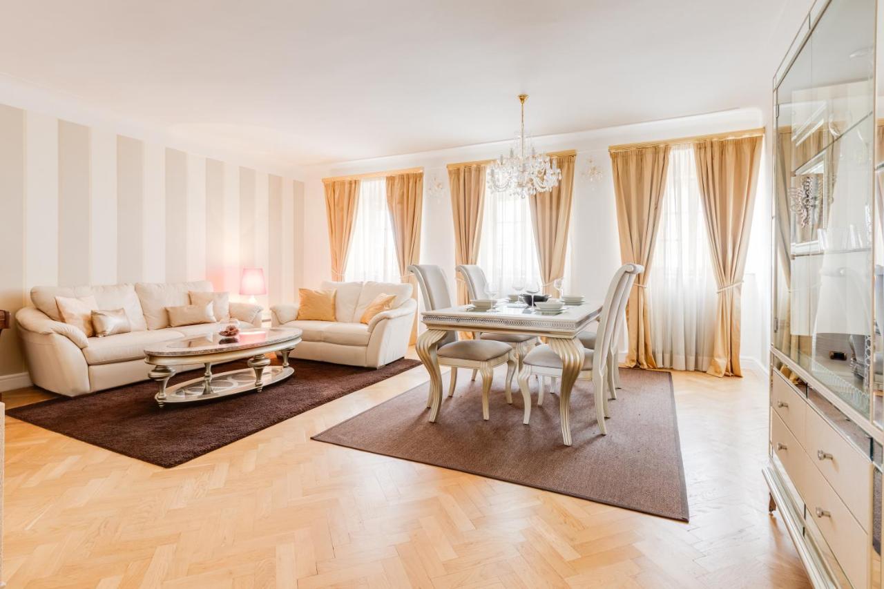 Charles Bridge Royal - Castle District Apartment *