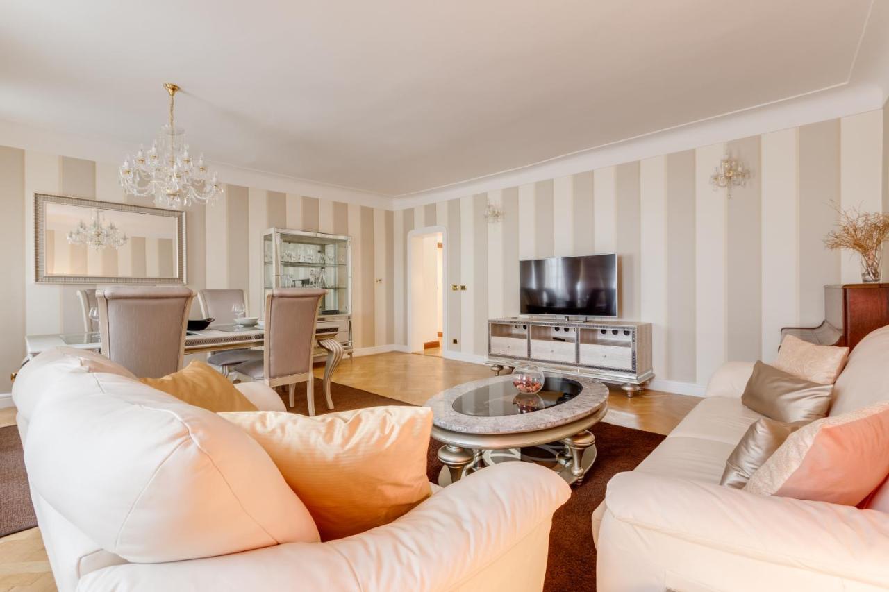 Charles Bridge Royal - Castle District Apartment