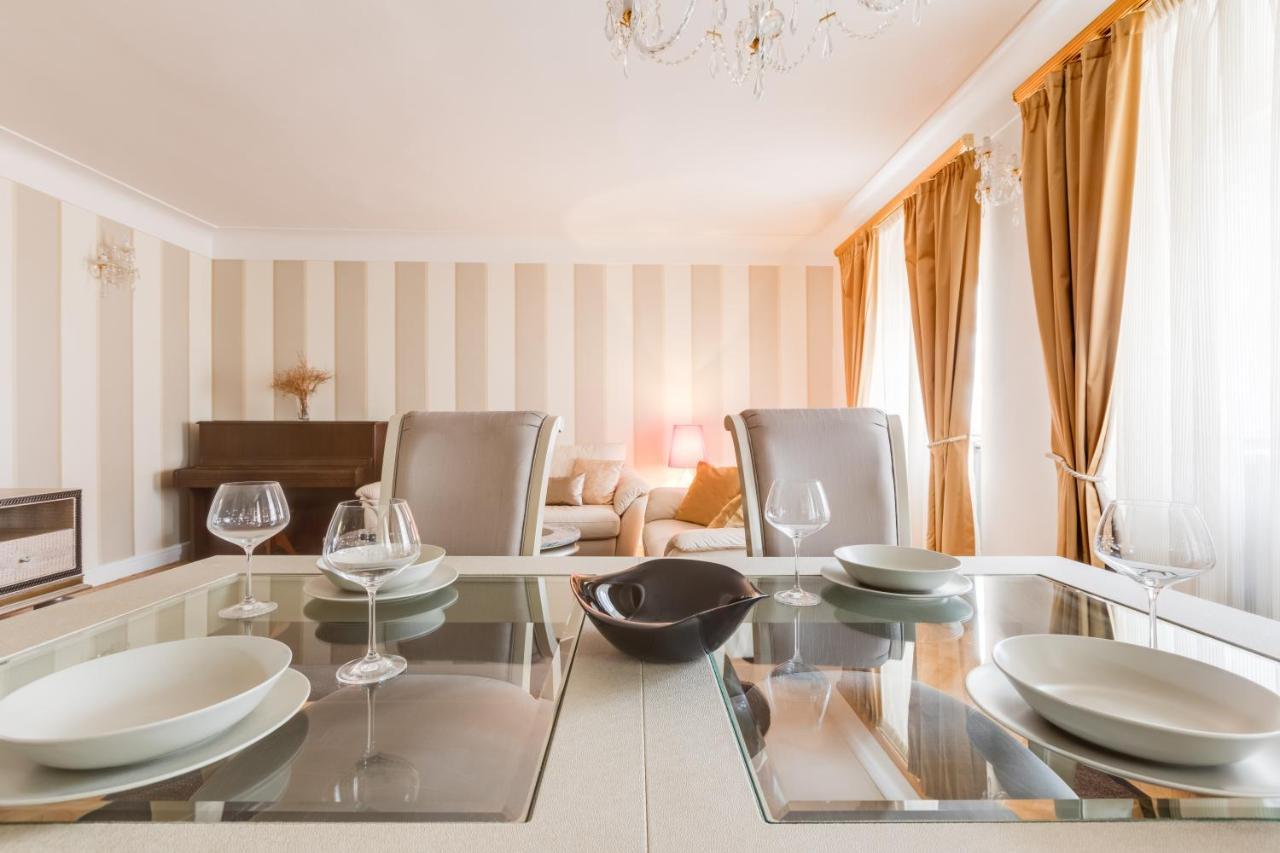 Charles Bridge Royal - Castle District Apartment *