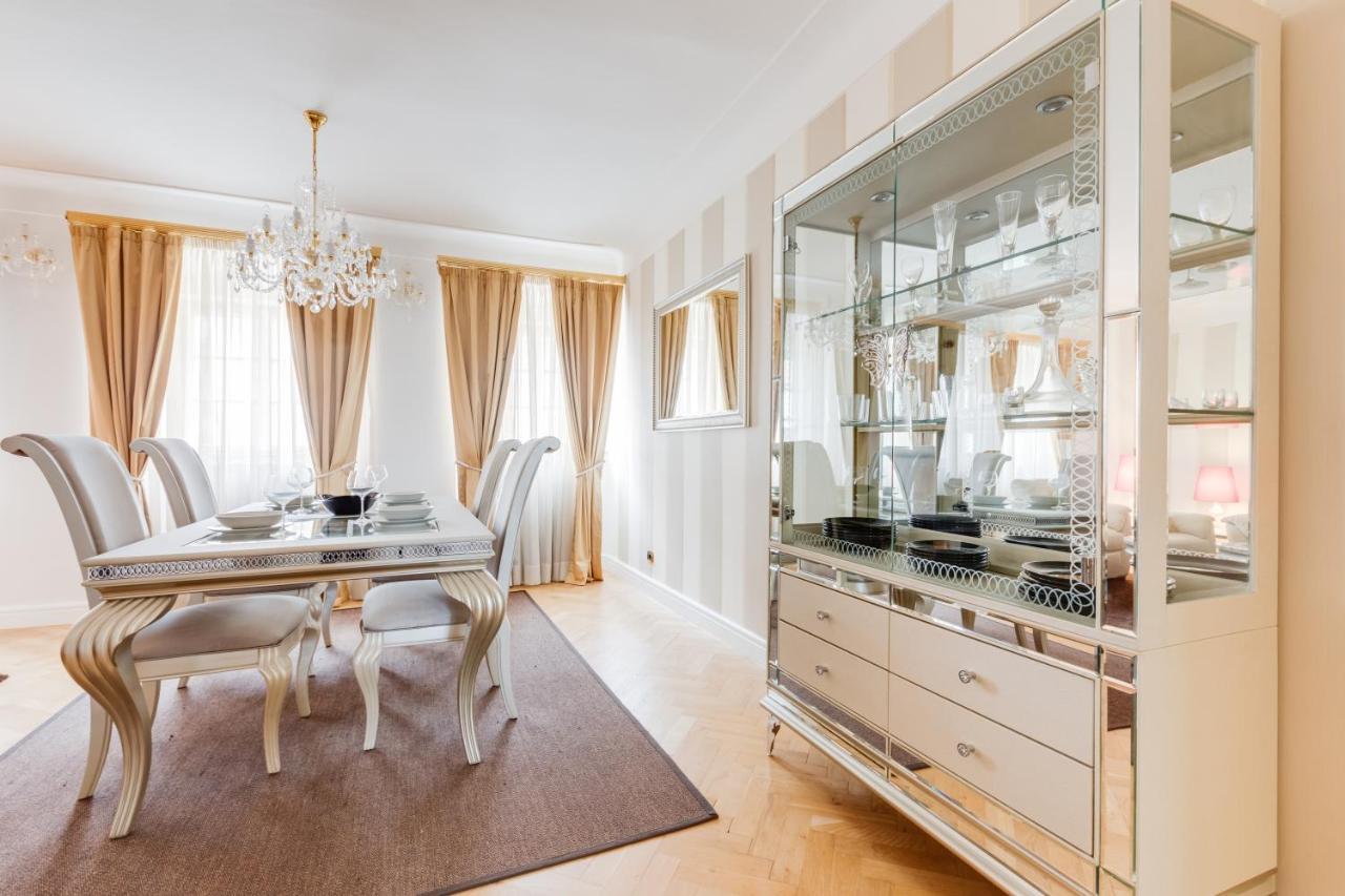 Charles Bridge Royal - Castle District Apartment *
