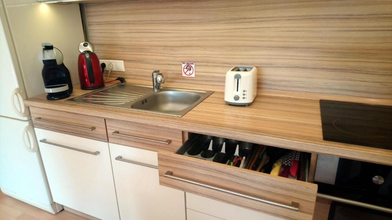 Lovely Apartment, Garden, Parking, Wifi, Netflix Apartment Prag