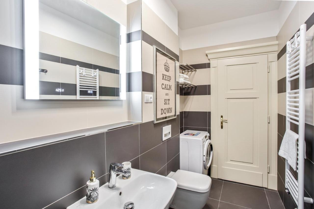 Newly Opened, Designer Opera Apartmán