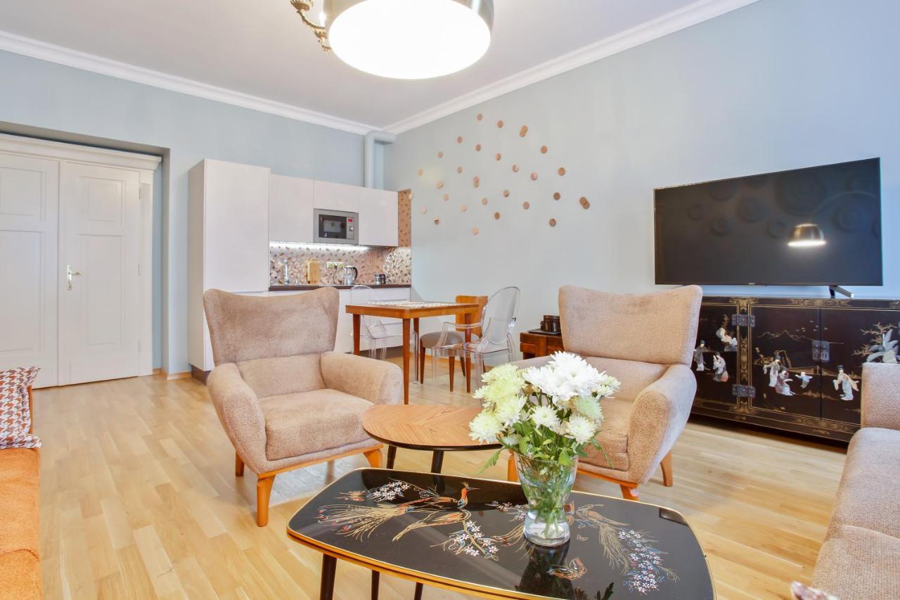 Newly Opened, Designer Opera Apartmán *