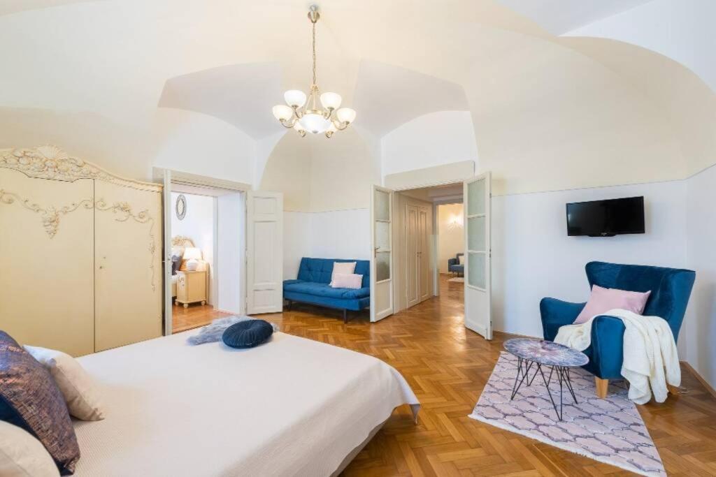 Apartment Rose / Romantic & Cozy / City Center *