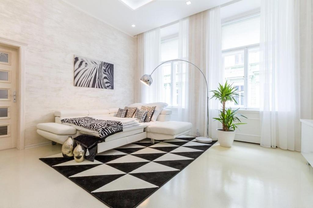 Stylish 5 Minutes Walk From City Center