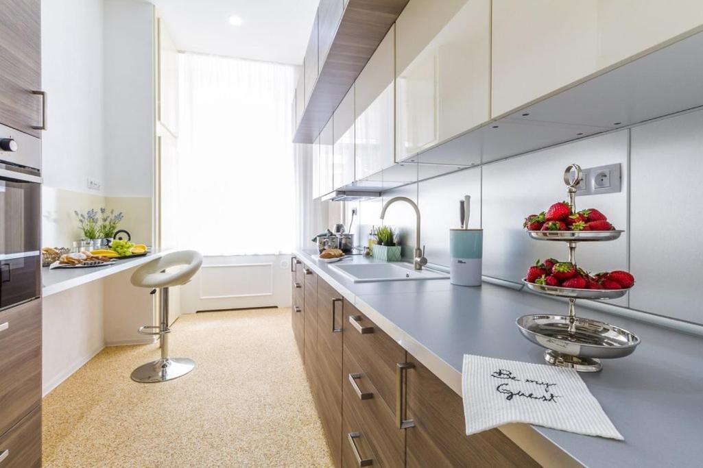 Apartment Stylish 5 Minutes Walk From City Center *