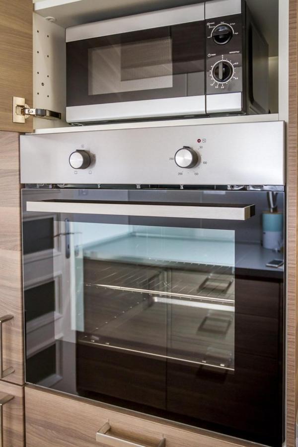 Stylish 5 Minutes Walk From City Center Apartment Prag