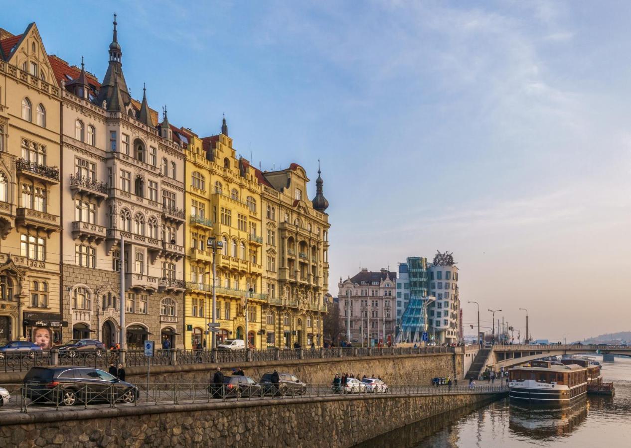 Mn6 Luxury By Adrez Praha