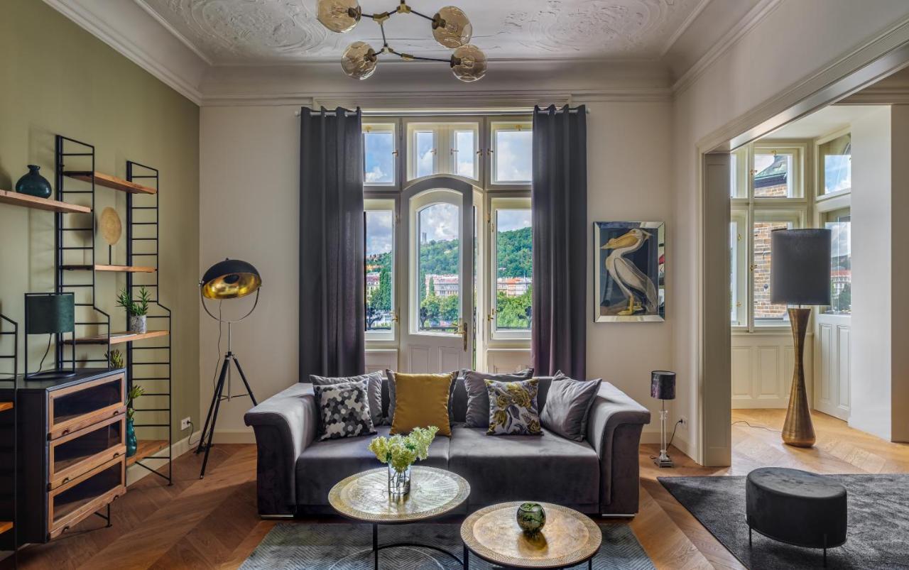 Mn6 Luxury By Adrez Praha