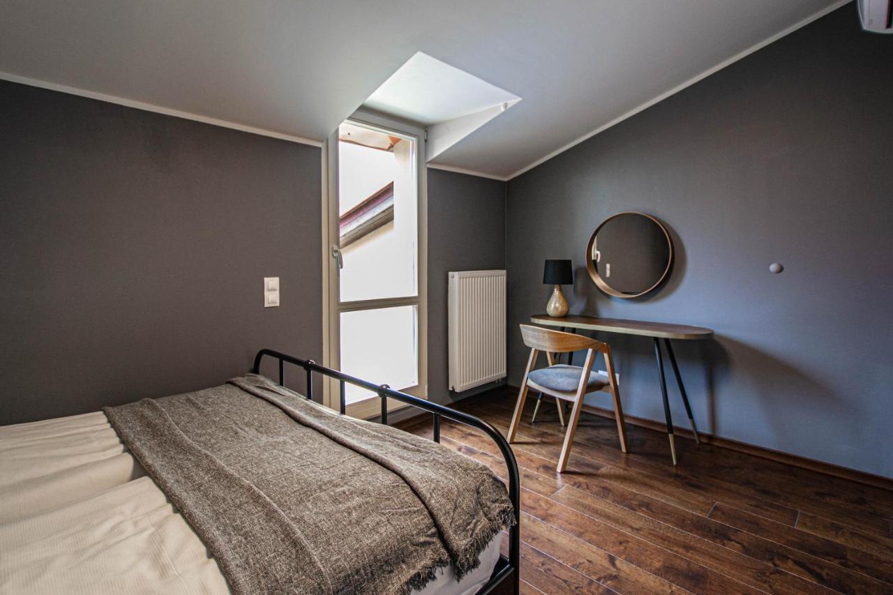 Quite Loft With Balcony And 3 Air Conditioners Lägenhet Prag