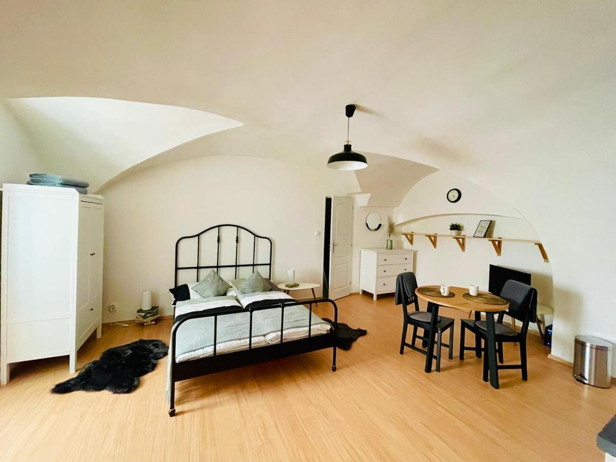 Apartment Nicolas Ii Prag