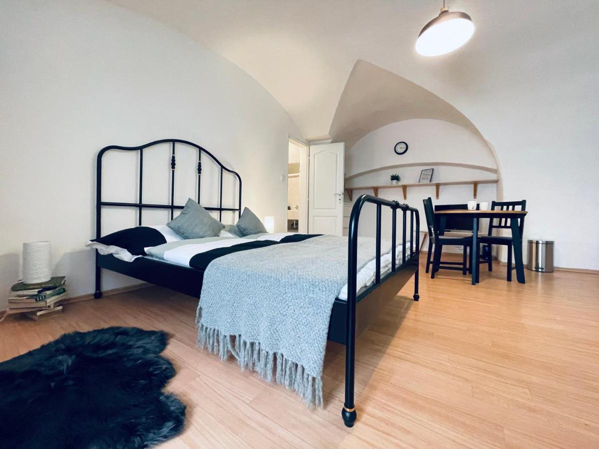 Nicolas Ii Apartment *