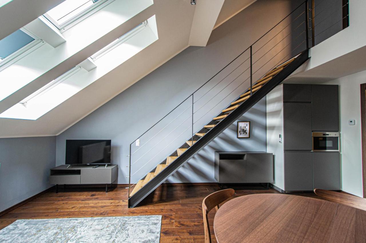 Quite Loft With Balcony And 3 Air Conditioners Apartment *