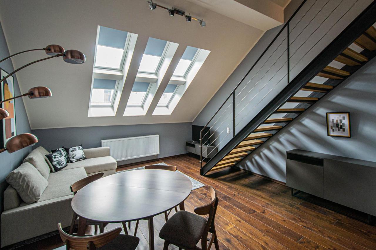 Quite Loft With Balcony And 3 Air Conditioners Lägenhet Prag