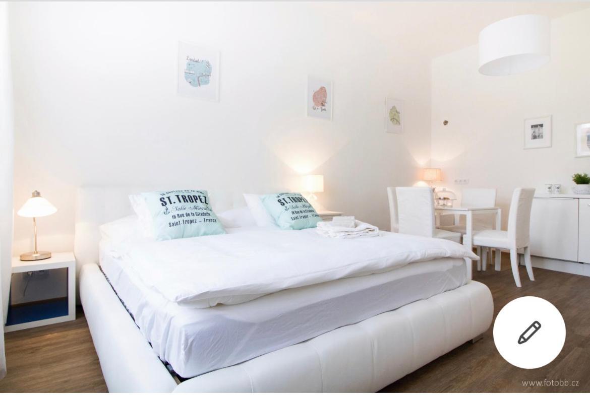 Romantic Petra - Free Parking Friday-sunday Apartment Prag