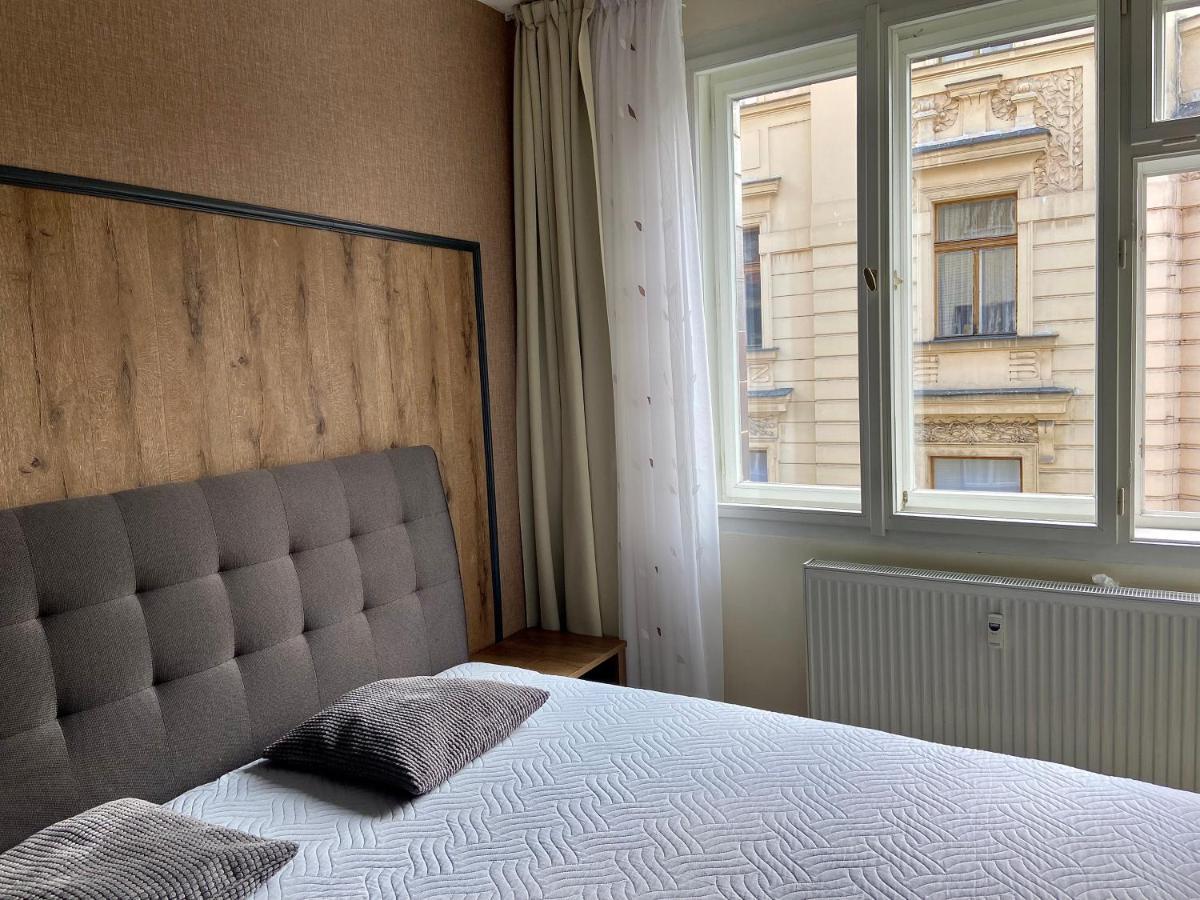 Lokal Apartment *