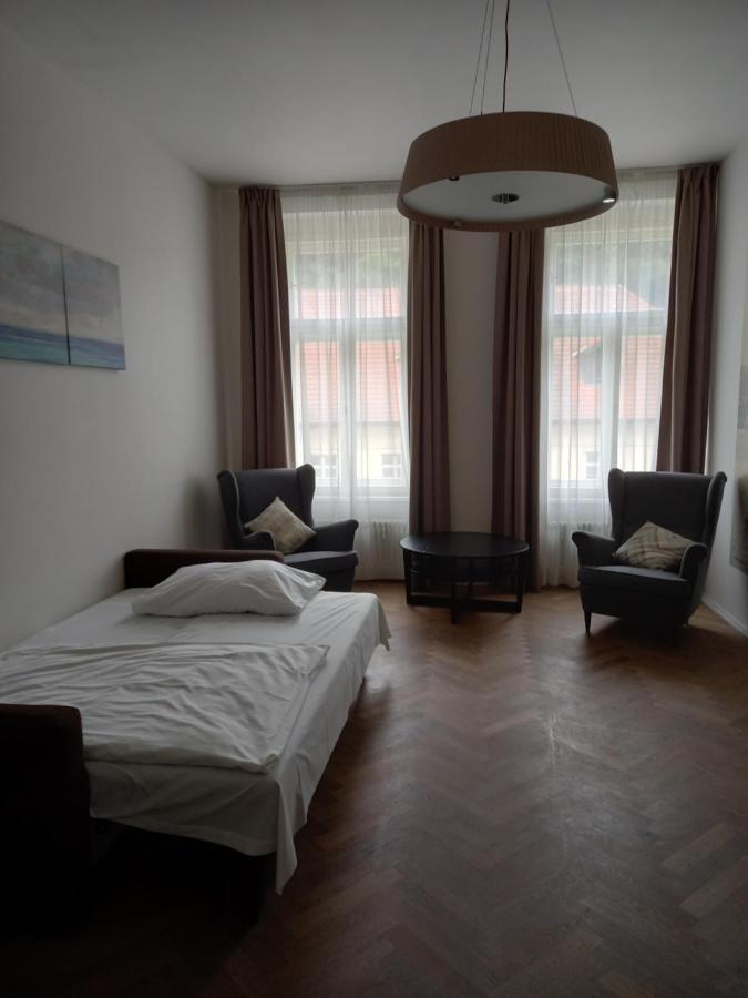 & Praha