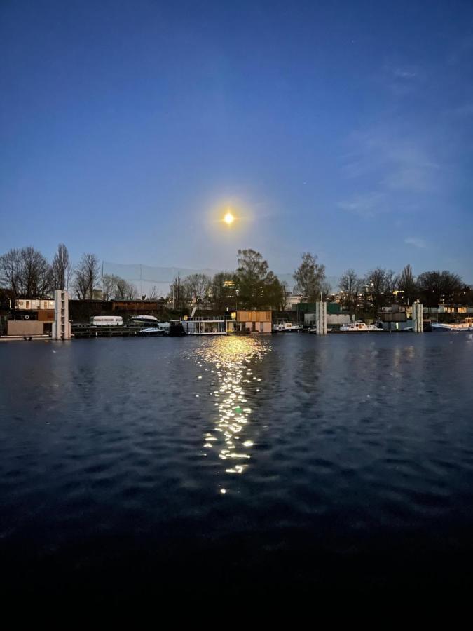 Botel Houseboat Ginger Prag