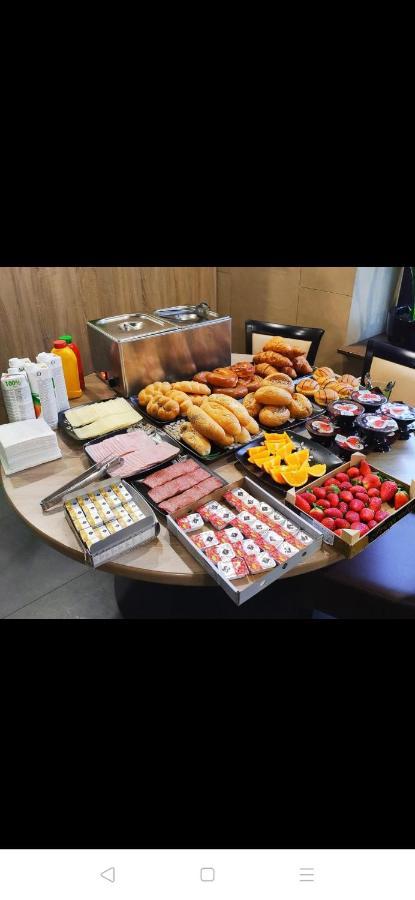 Sun-house Pension&restaurant -parkingfree- 3* Prag