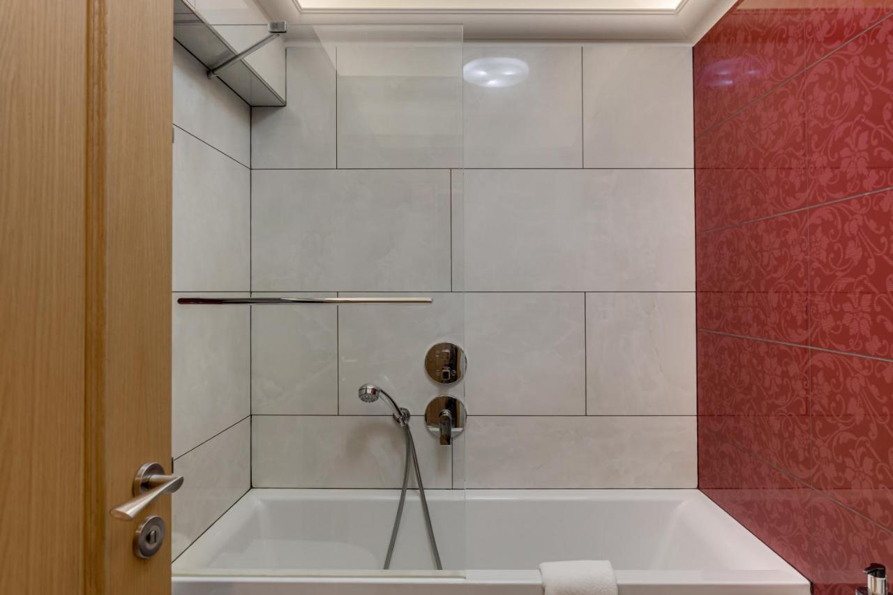 Louren - The Bridge Inn Aparthotel 4*