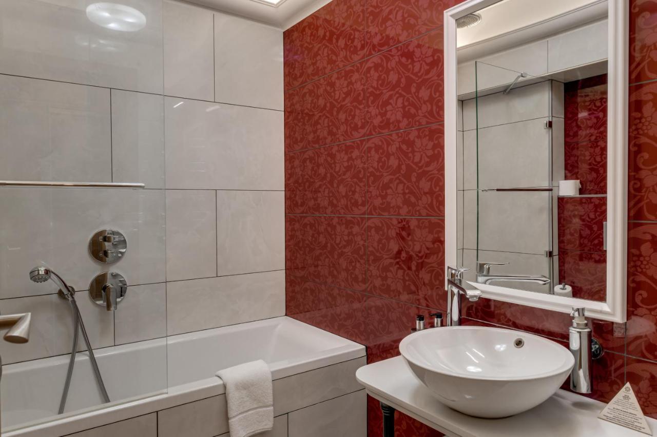 Aparthotel Louren - The Bridge Inn