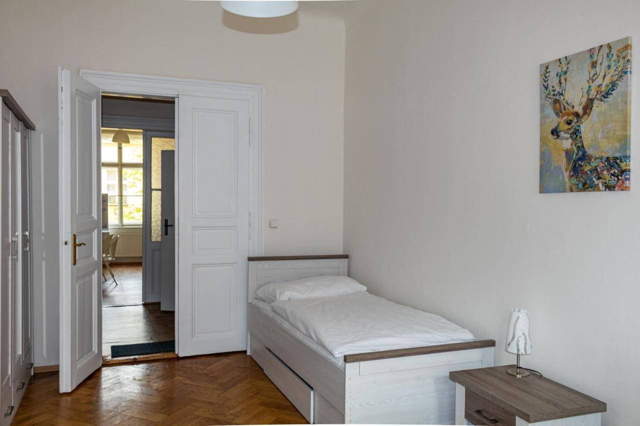 Welcome & Praguecentre * Prag