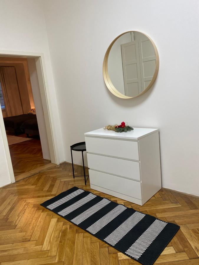 Krakovska - Wenceslas Square Apartment *
