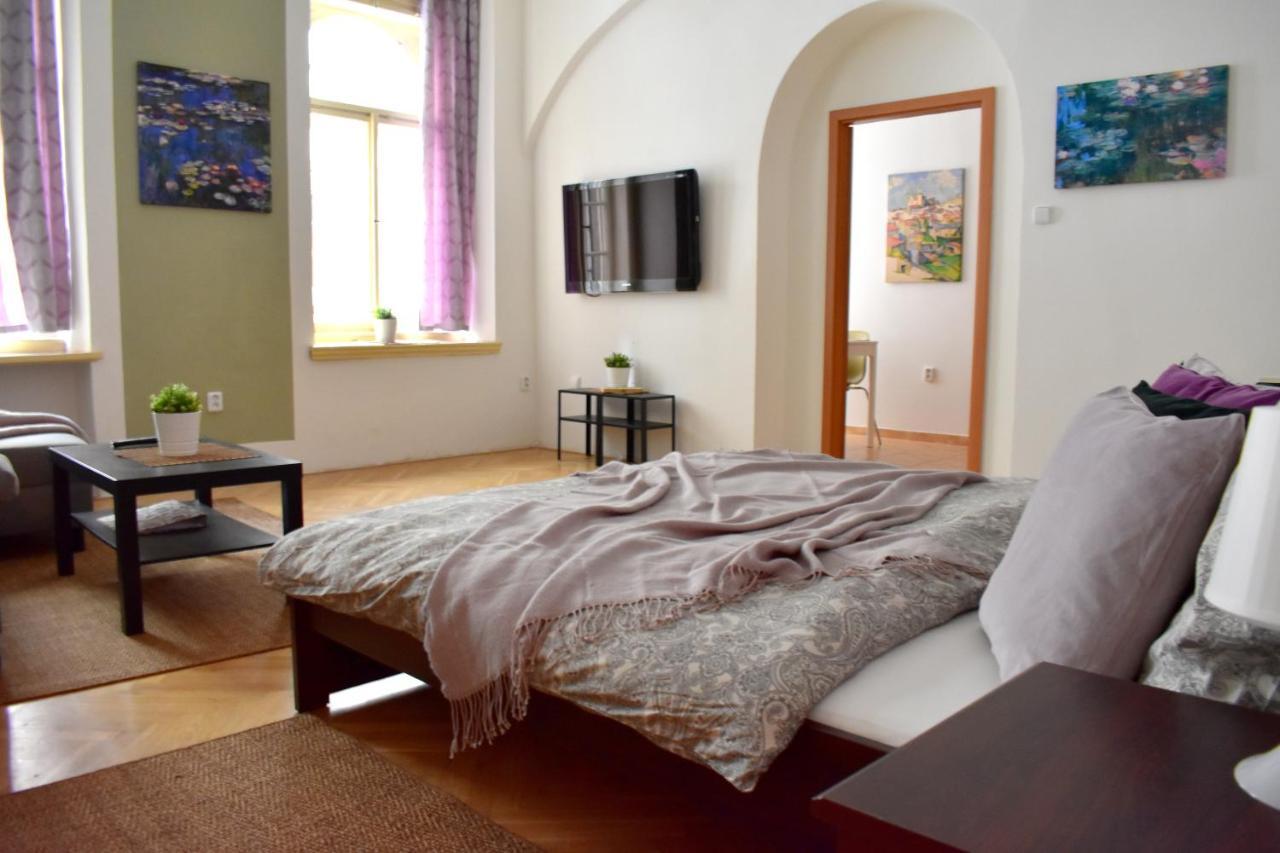 Andy'S Central 3-Bedroom Apartment ! Prag