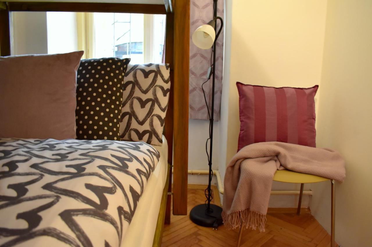 Andy'S Central 3-Bedroom Apartment ! *