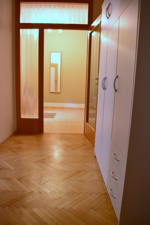 Andy'S Central 3-Bedroom Apartment ! Prag