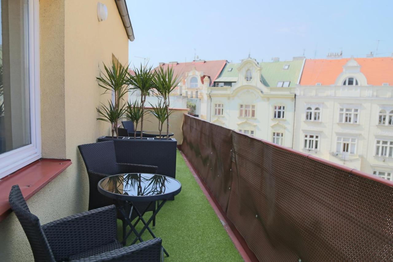 Charles Square Apartment *