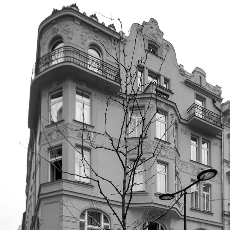 Golden Crown Hotell