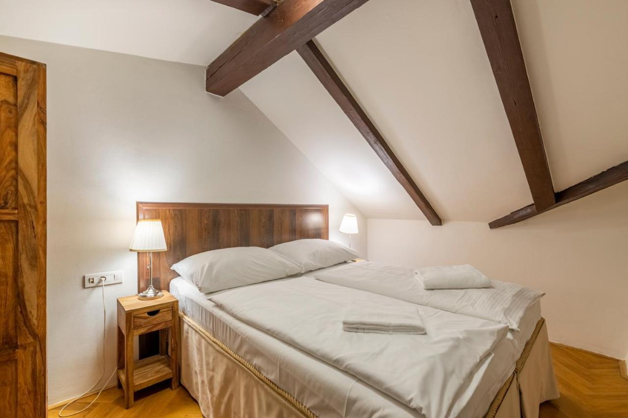 Aparthotel Janackovo - Riverside Prag