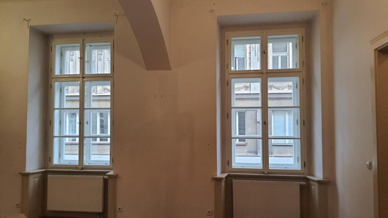 Penzion Private In Shared Luxurious Palace Like With 2 Bathrooms Including Whirlpool And Virtual Reality Praha