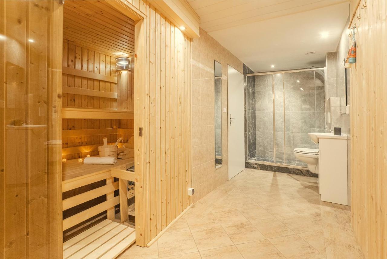 Wellness Studio! Finnish Sauna, Whirlpool, Gym & More! *