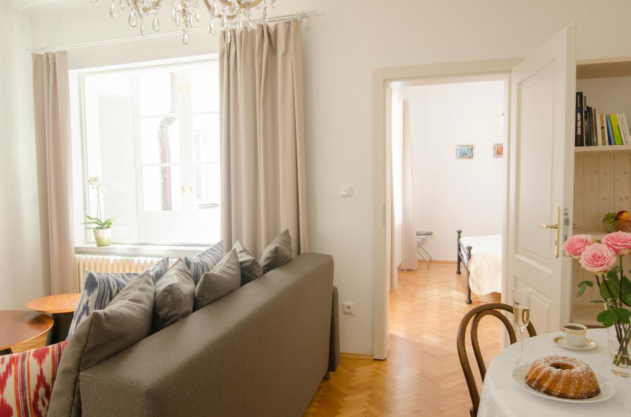 Wishlist Residences - Charles Bridge Karlova Prague