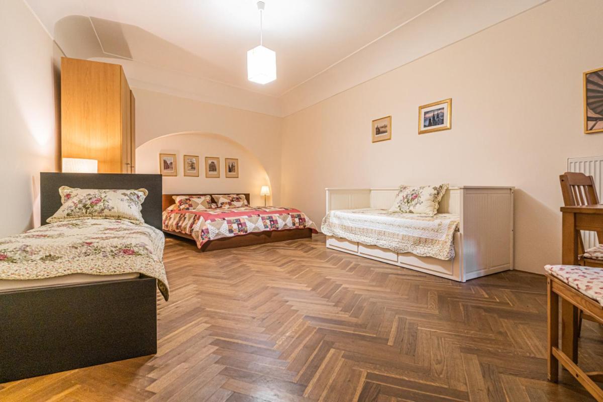 Lejlighed Stylish Studio At Lesser Town, Charles Bridge 3min By Walk *