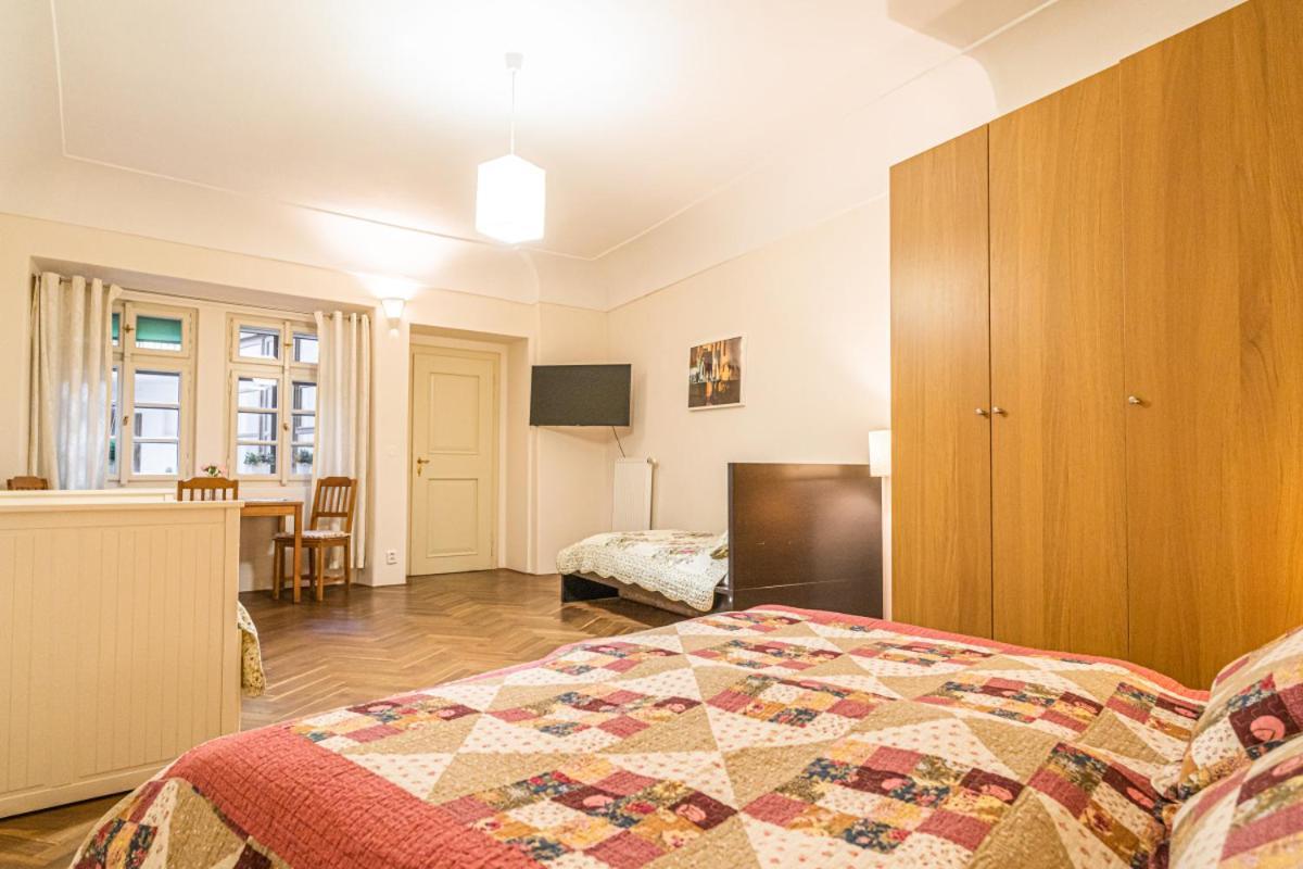 Stylish Studio At Lesser Town, Charles Bridge 3min By Walk Lejlighed *