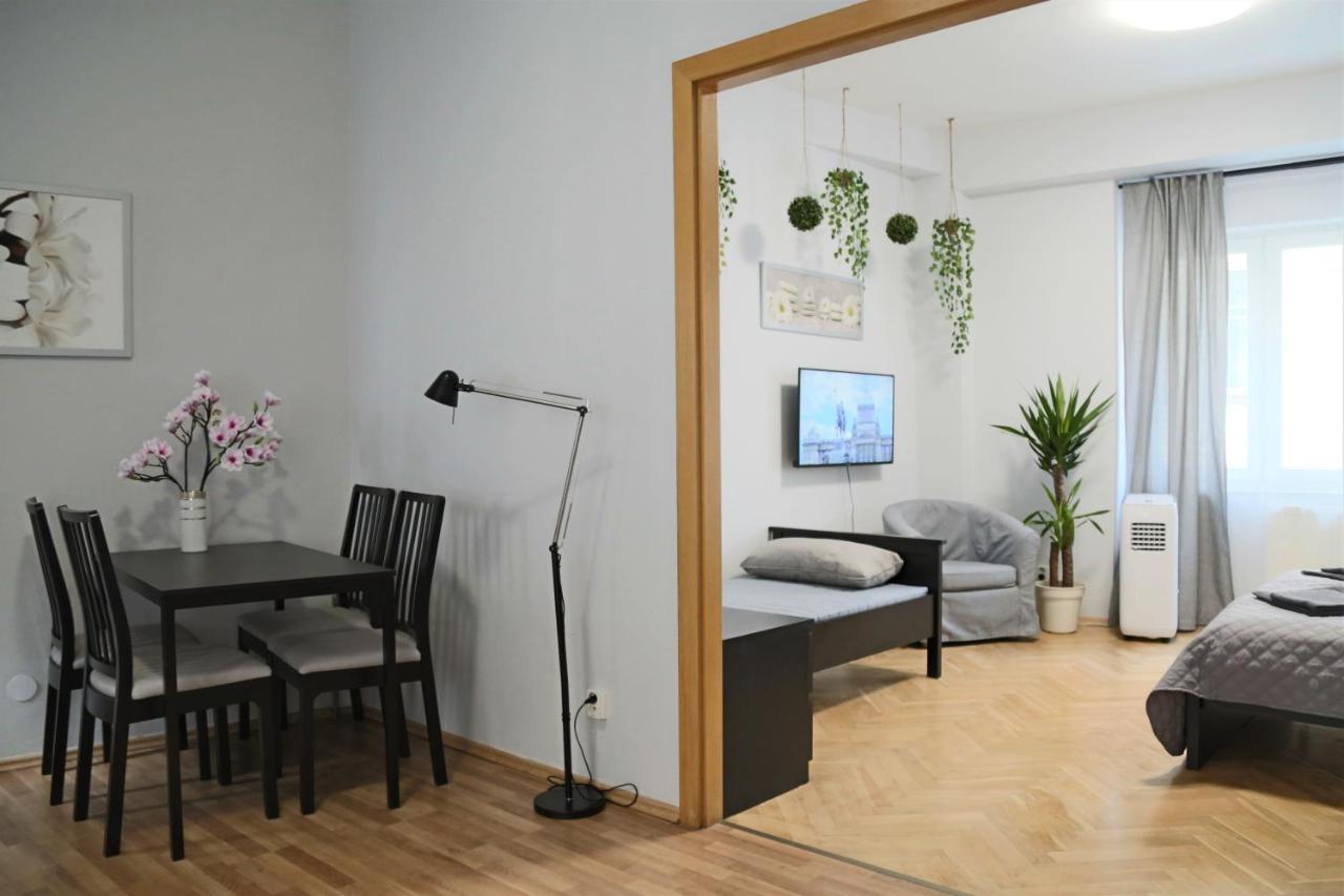 Charles Square Apartment Prag